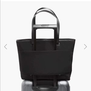 lo & sons • nwt seville tote (black)